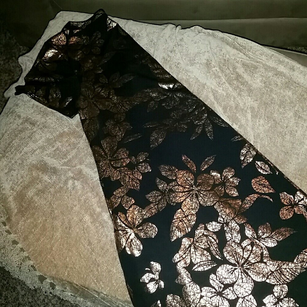 LuLaRoe Small Elegant Carly